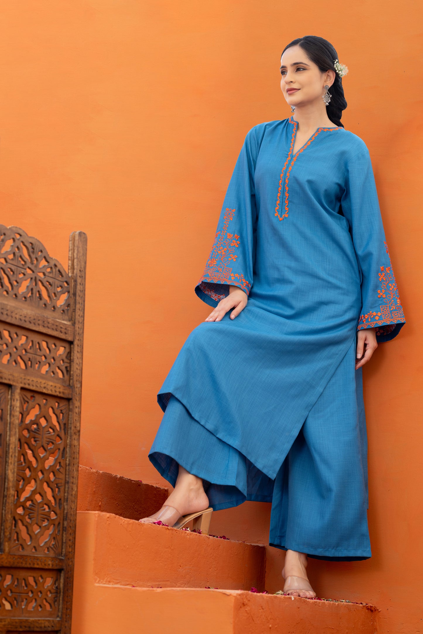 Jugni Classic Teal Embroidered Phiran Set