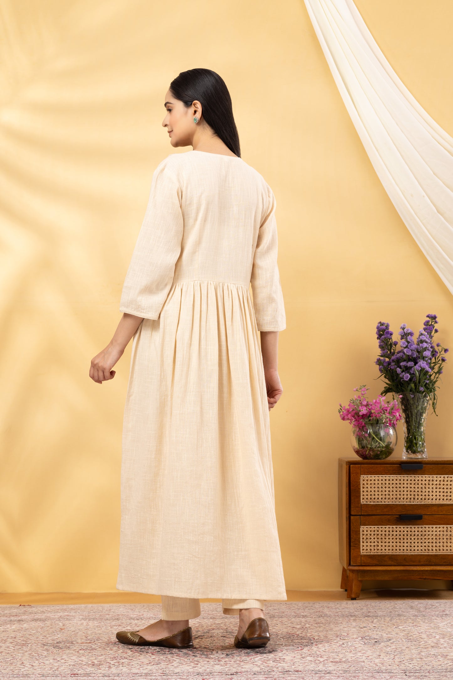 Saadgi Oat White Embroidered Kurta Set