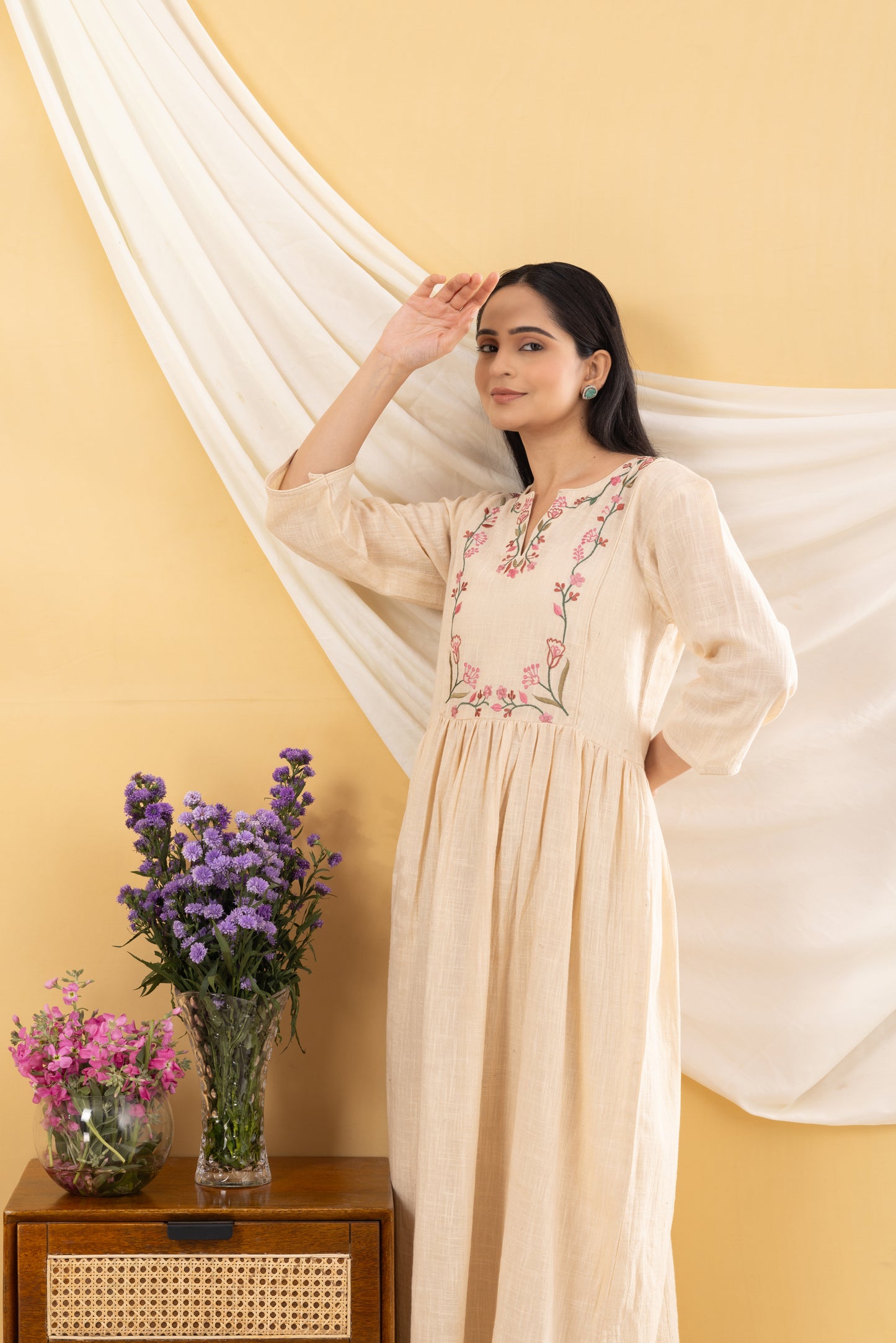 Saadgi Oat White Embroidered Kurta Set