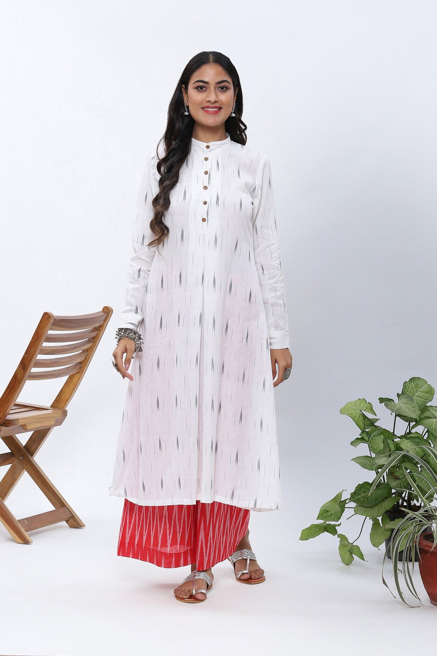 Shravani White Ikkat Contrast Kurta set