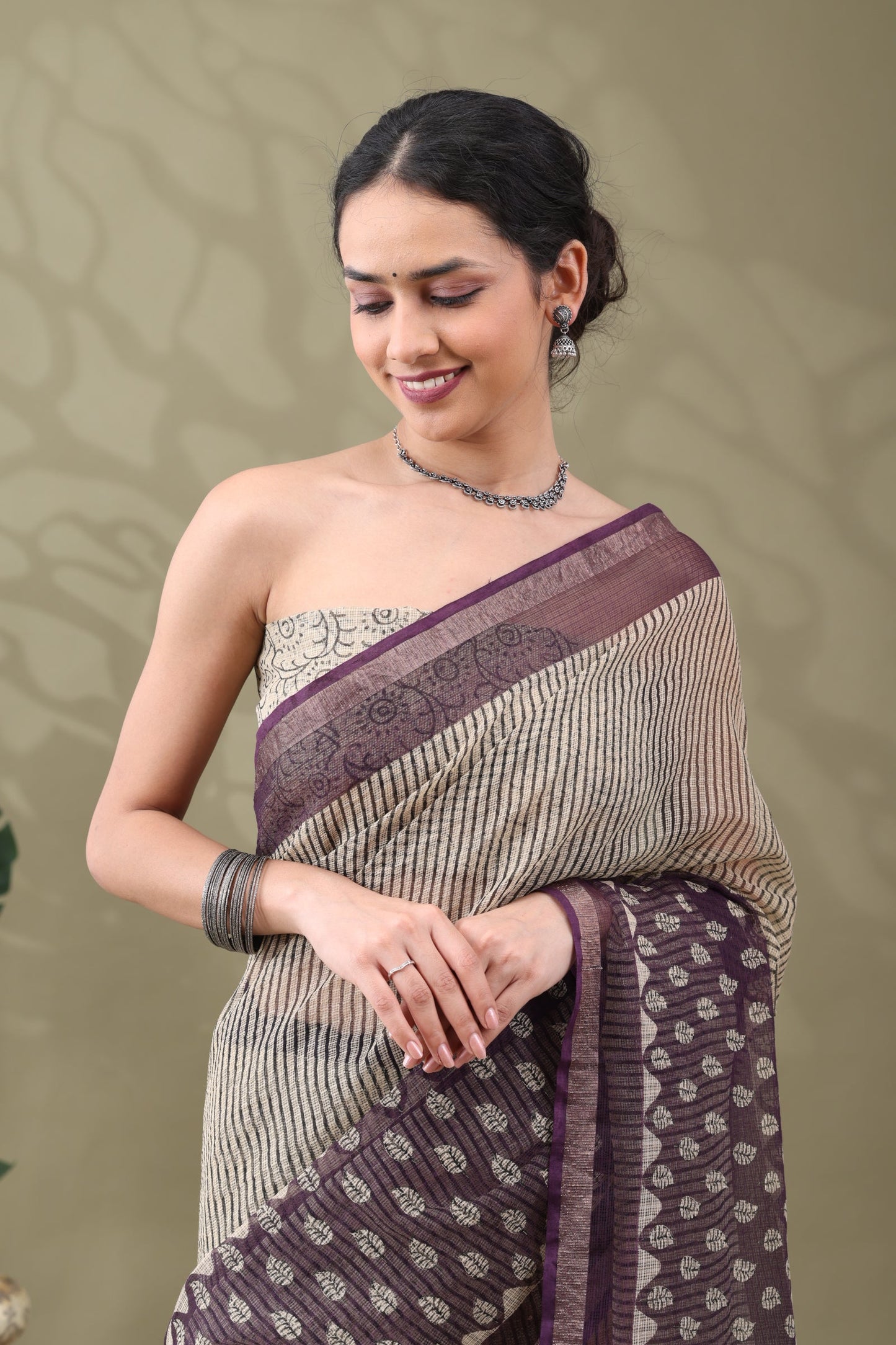 Navya Striped Mauve leaf Border Cotton Kotta Doriya Saree.