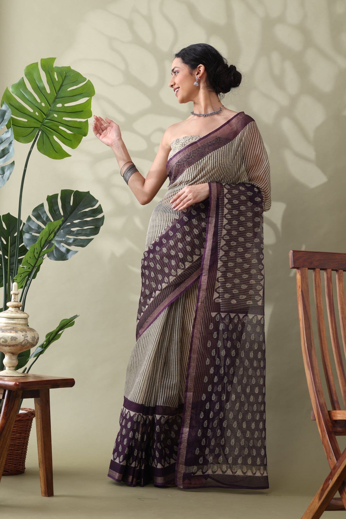 Navya Striped Mauve leaf Border Cotton Kotta Doriya Saree.