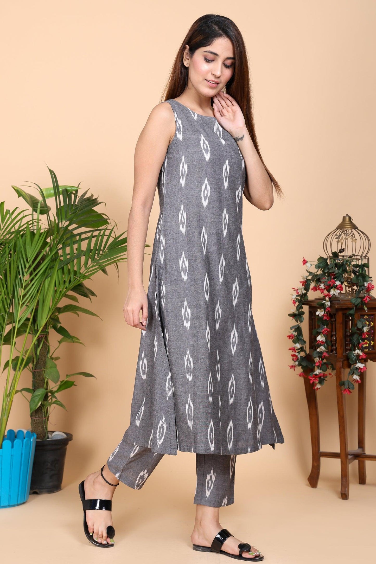 Aseel Grey Ikkat Kurta Pants Set