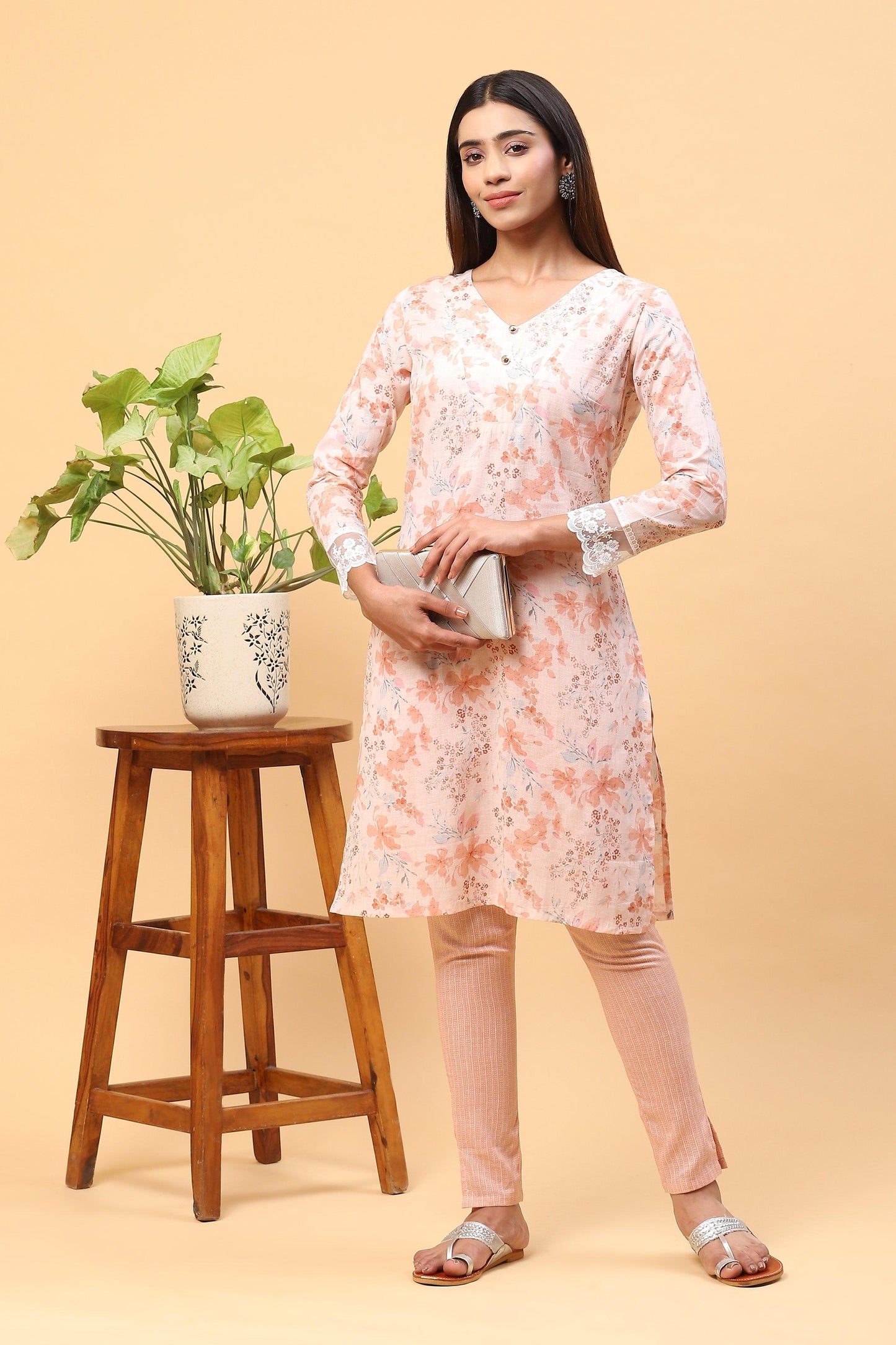 Pihu Crayola Peach Floral Kurta Set