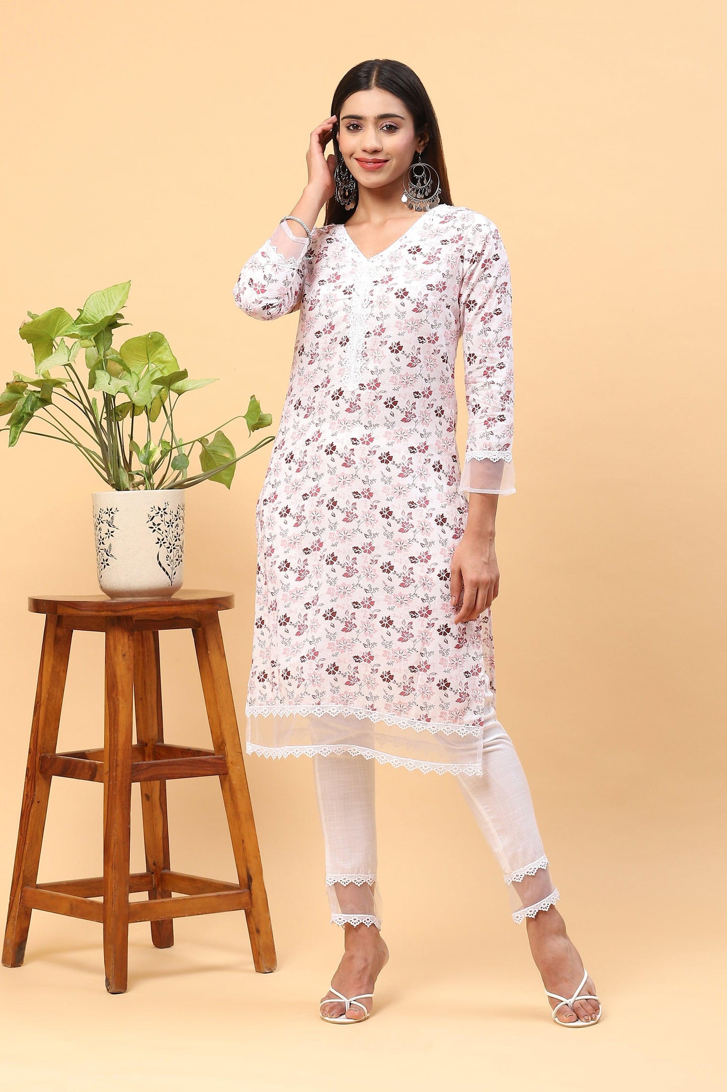 Pihu Optic White Floral Kurta Set