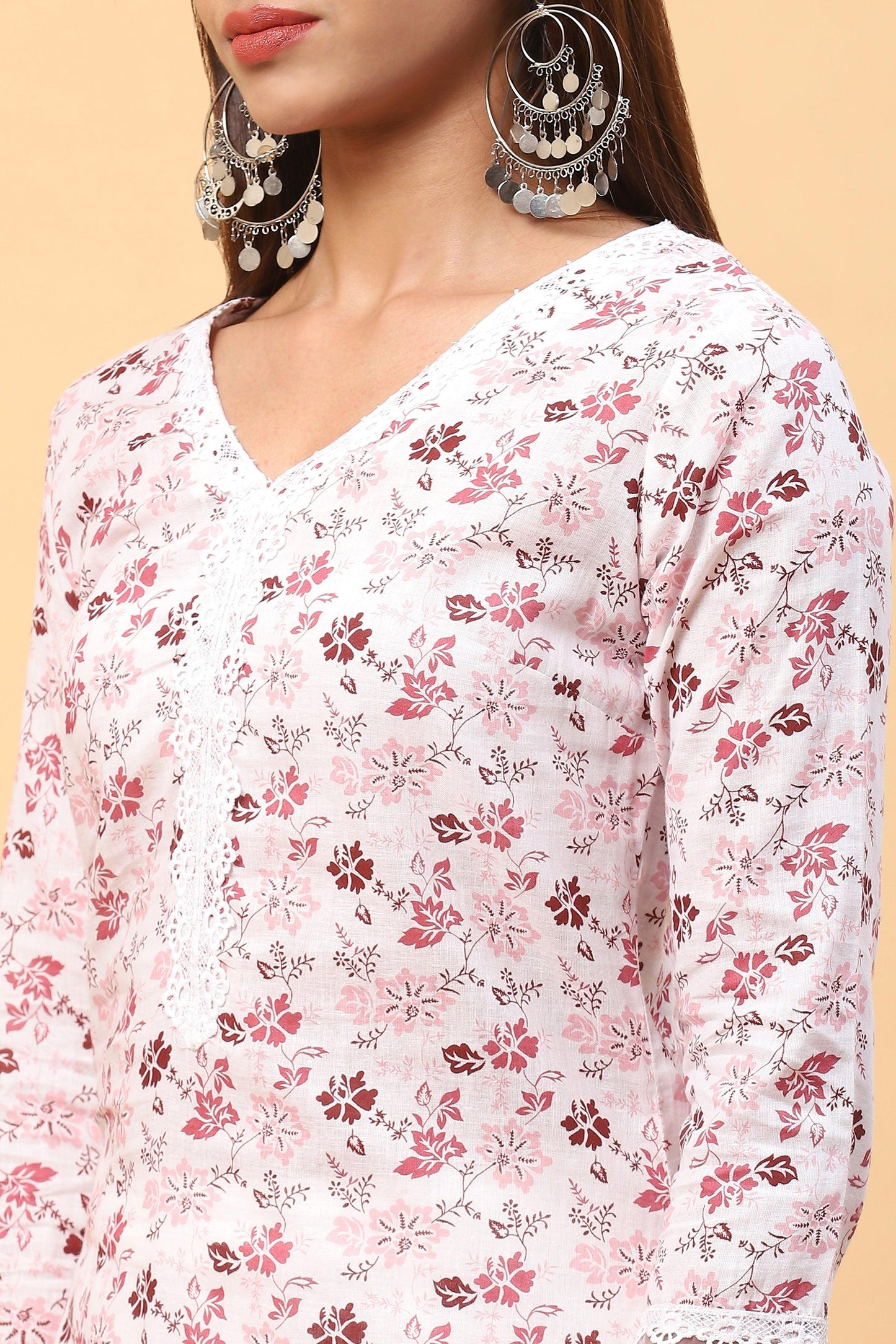 Pihu Optic White Floral Kurta Set